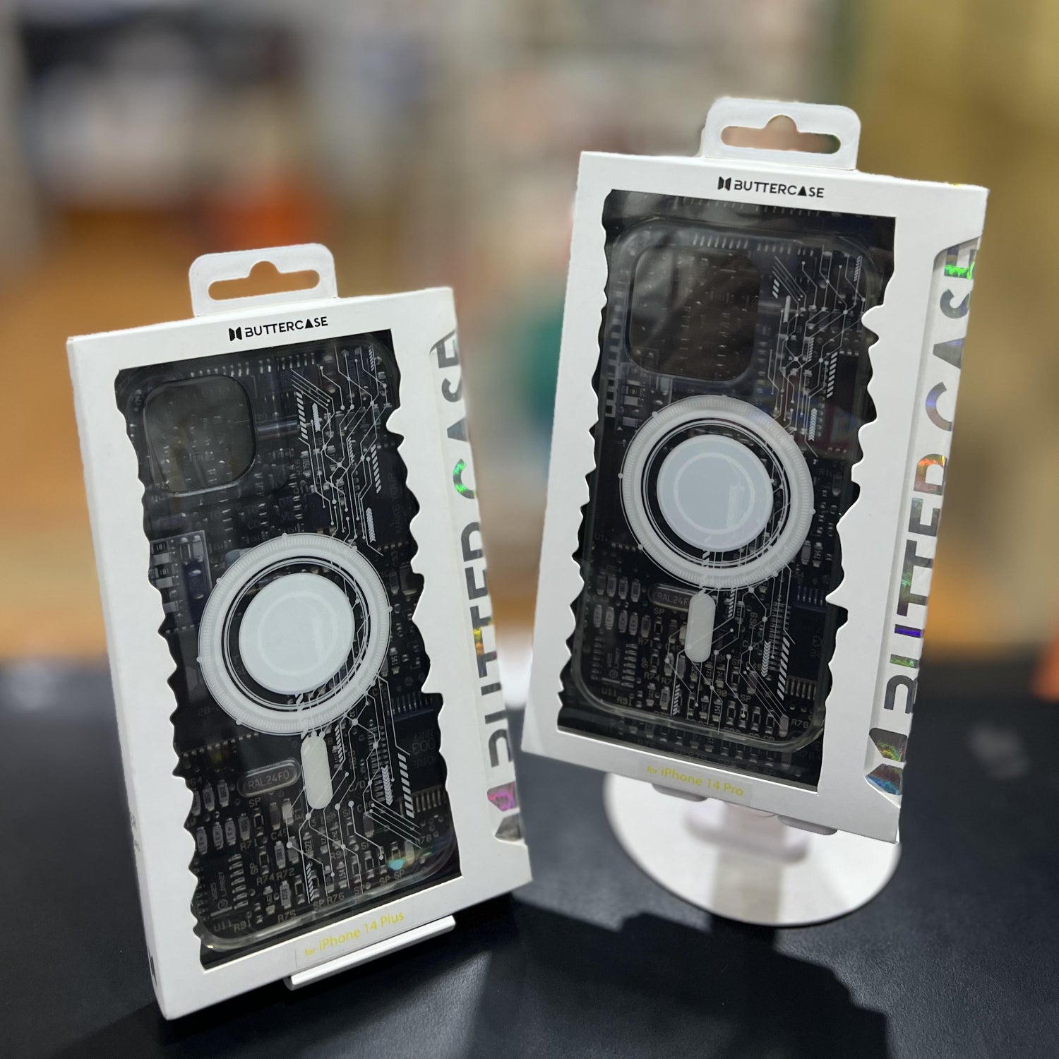 BUTTERCASE E-Line Luminous for iPhone 14 Pro & 14 Plus