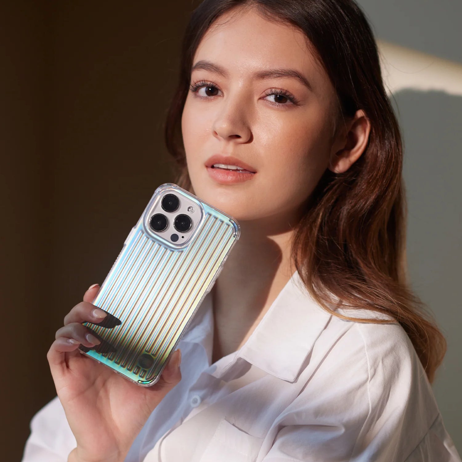 BUTTERCASE Remo Iridescent Case for iPhone 14