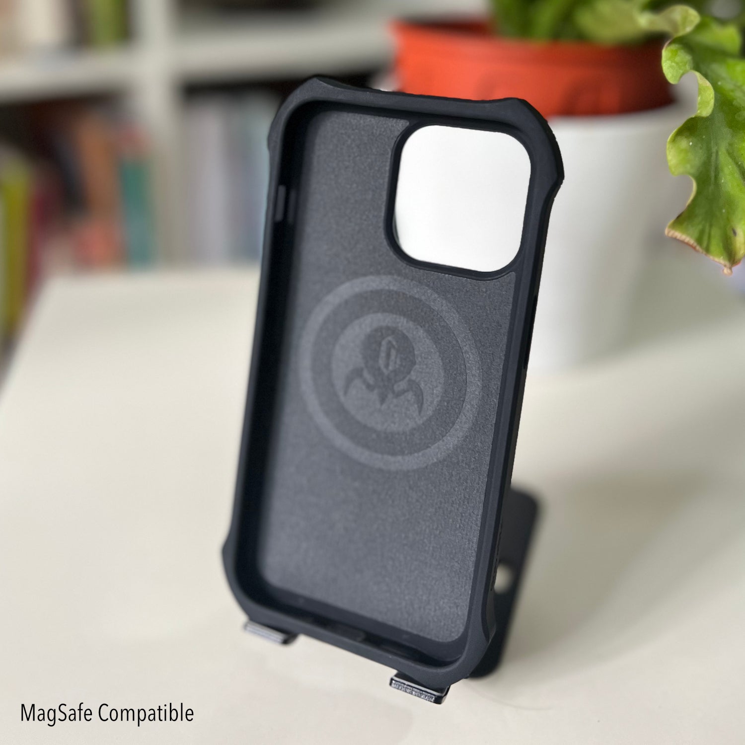 Gravastar MagSafe Ferra Case for iPhone 13 & 13 Pro (Navy)