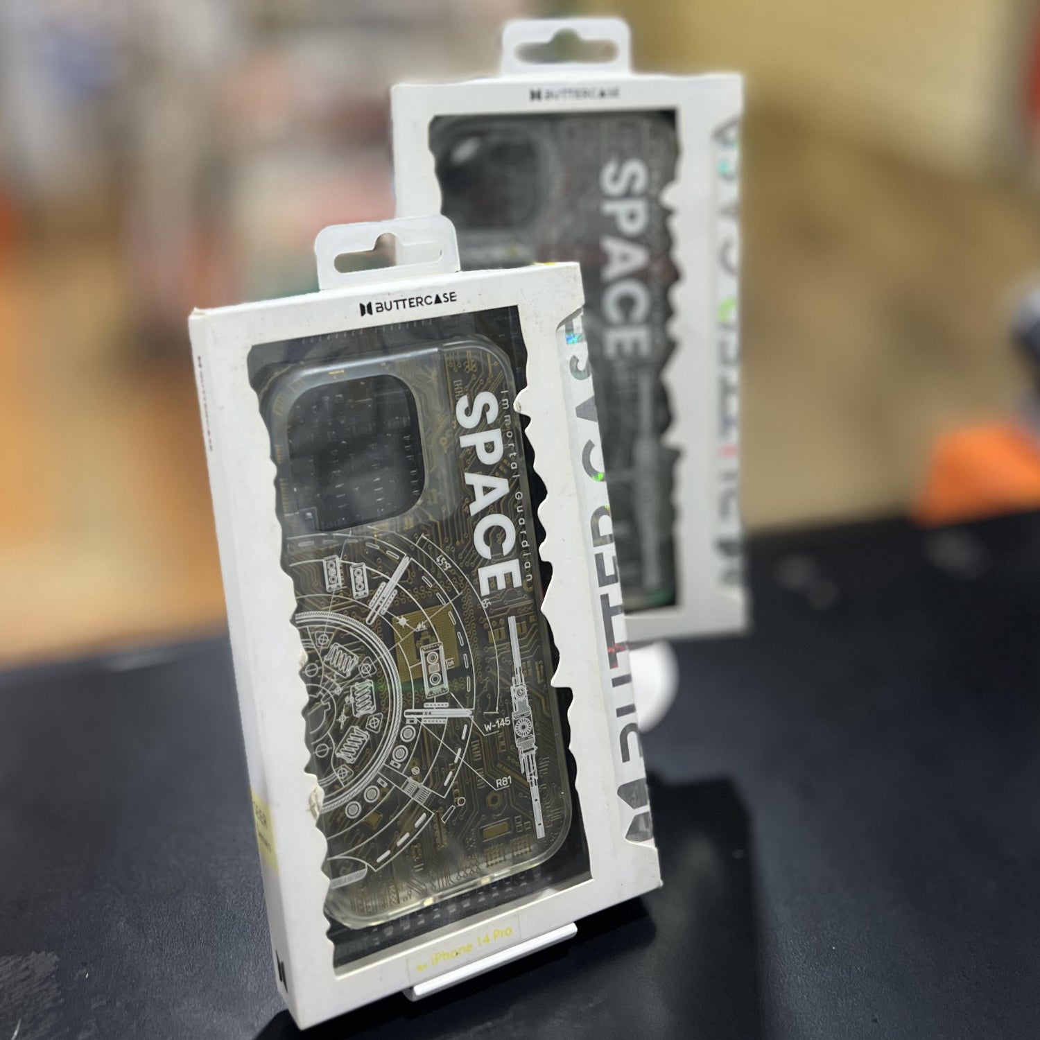 BUTTERCASE E-LINE Gold (iPhone 14 Pro) & E-Line Silver (iPhone 14 Plus)