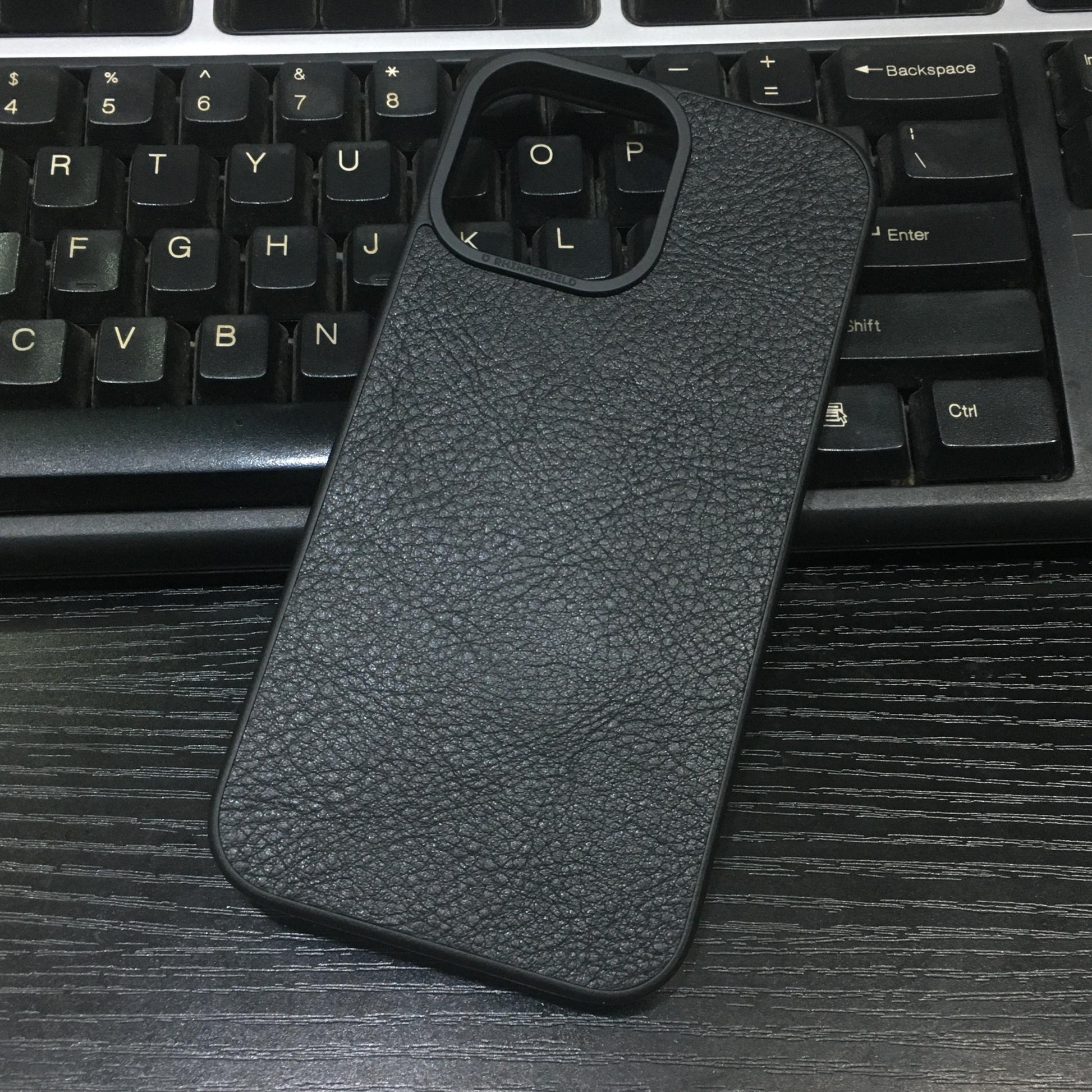 Rhinoshield Solidsuit case for iPhone 13 Pro Max (Black Leather)