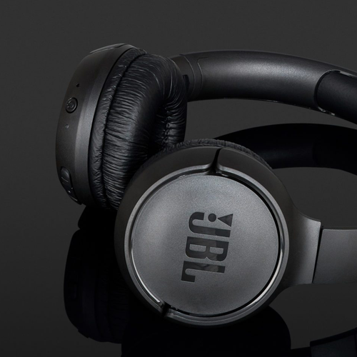 Image 7: Headphones