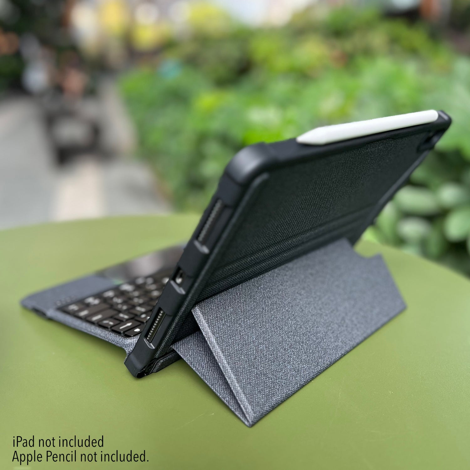 Detachable Backlit Bluetooth Keyboard with TouchPad for iPad Gen 10 (10.9")