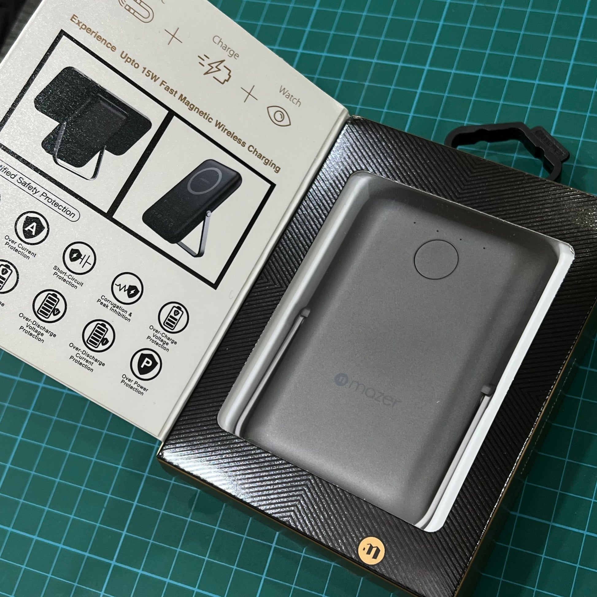 Mazer Infinite.Boost Magstand Charge View 5000mAh Wireless PD22.5W Powerbank