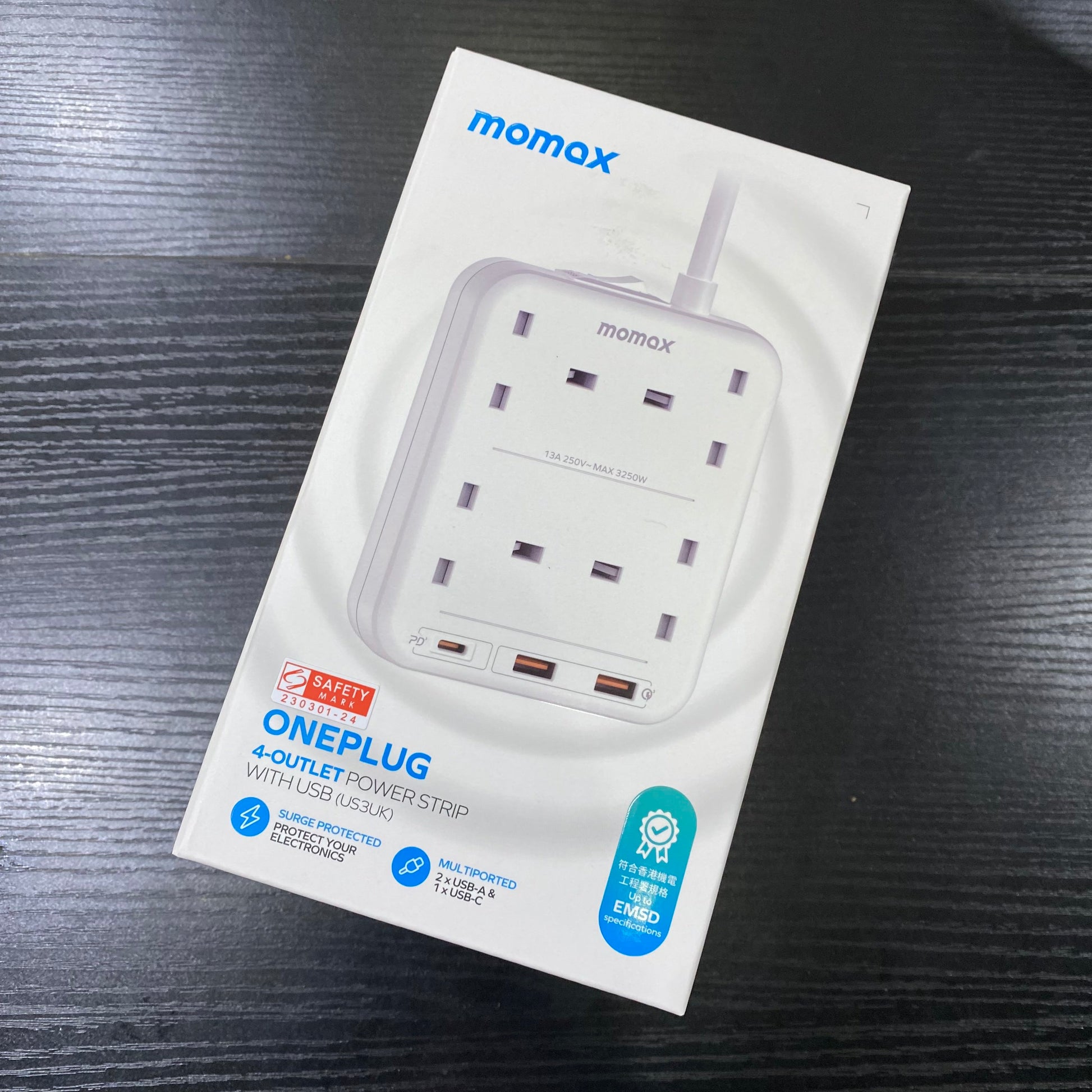 Momax OnePLUG 4-Output PD20W Extension Cord (2 Colors)
