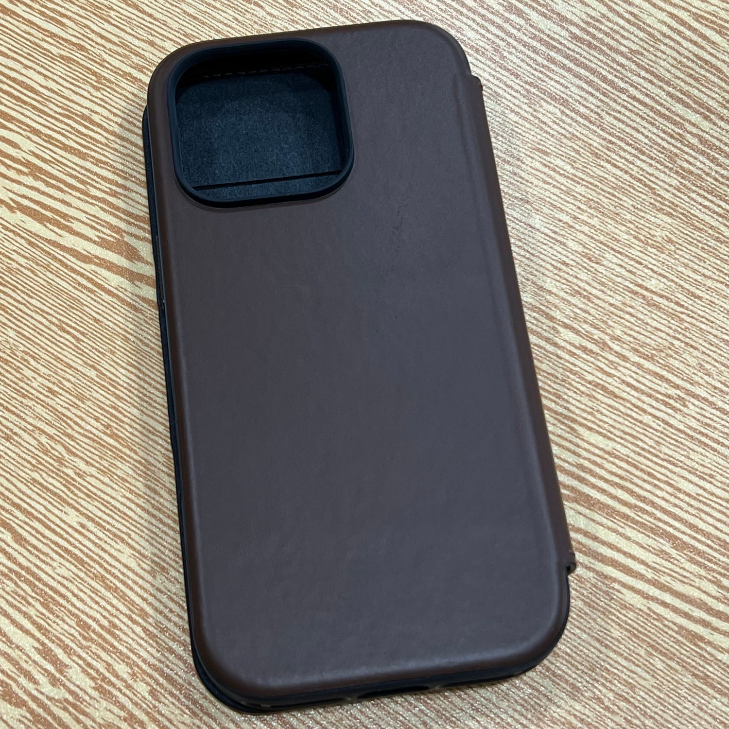 NOMAD Modern Leather Folio for iPhone 16 Pro