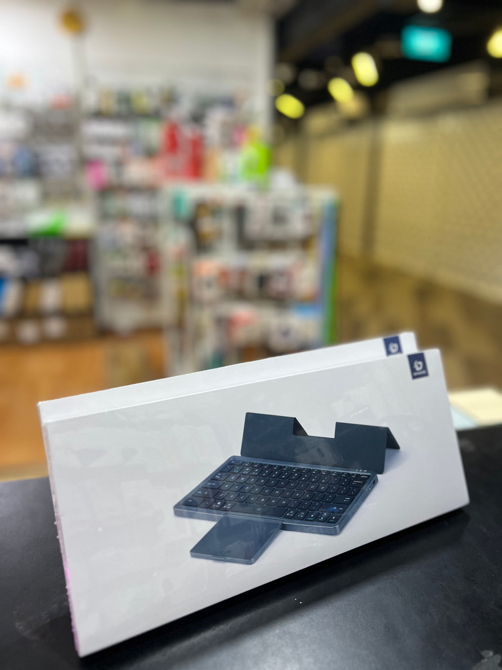 DUX DUCIS BT Portable Keyboard with TouchPad