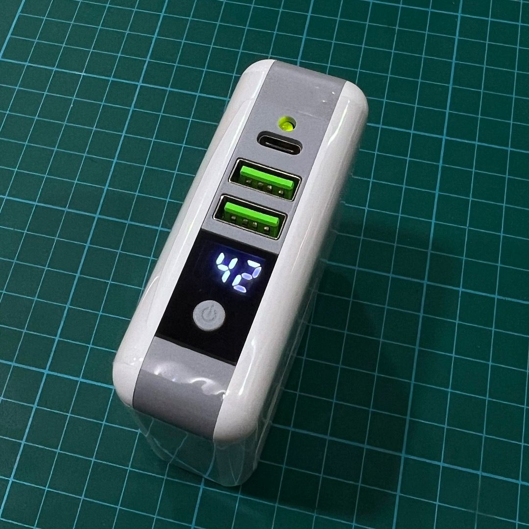 TGVi's Travel Charger cum Wireless Powerbank