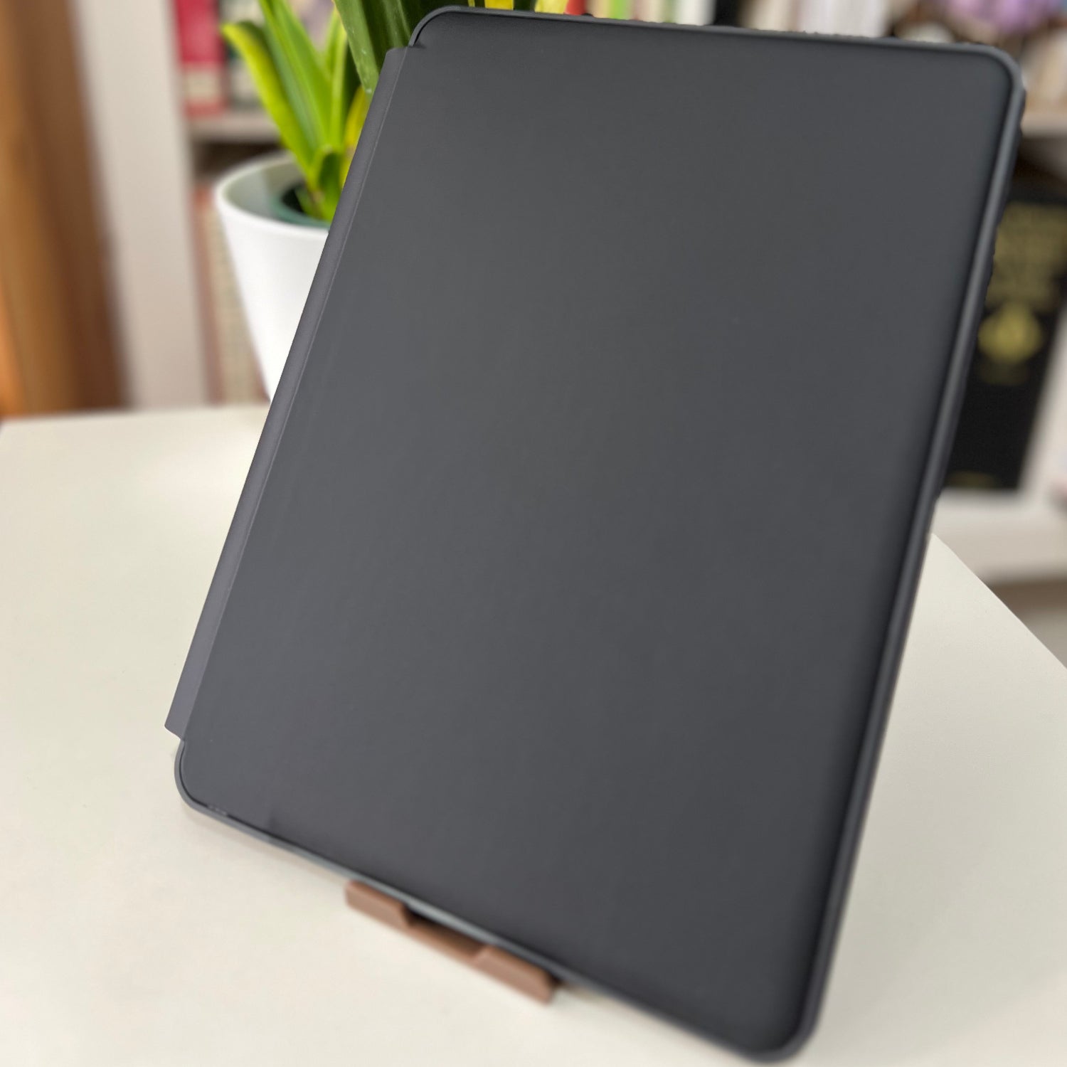 Bluetooth Magic Backlit Keyboard with Touchpad for iPad Pro 11" (Gen 1-4)/ Air 4 & 5/ iPad Gen 10