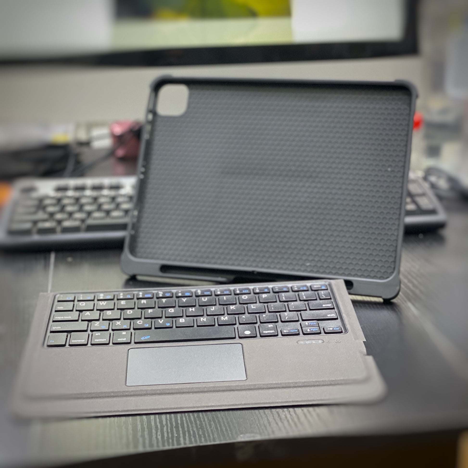 Detachable Keyboard Case with Touch Pad for iPad Pro 11" (2018/2020/2021) & Air 4