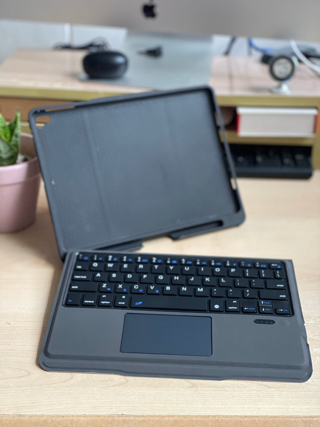 Touch Pad & Keyboard Case for iPad Pro 9.7" /Air 1&2/Gen 5&6 (Rose Gold / Black)
