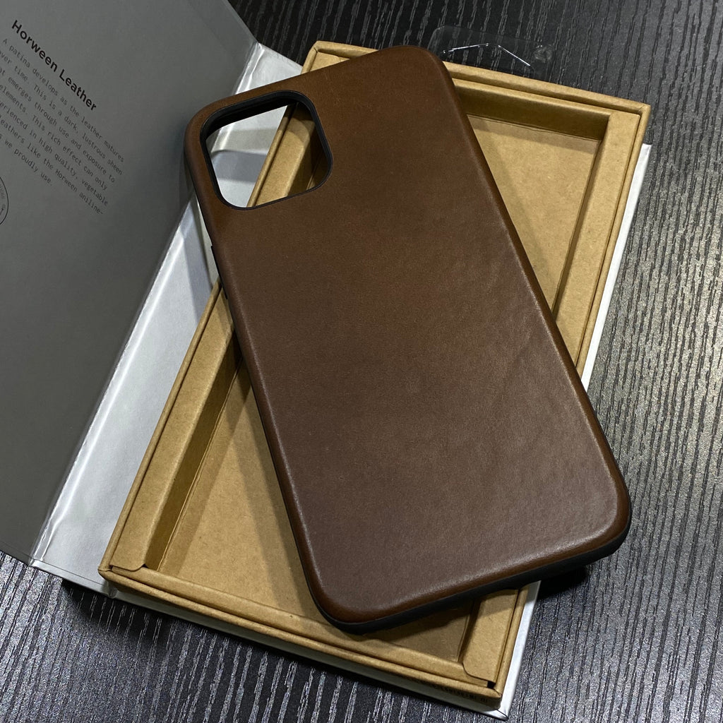 Nomad Rugged Horween Leather Case for iPhone 12 mini / 12/ 12 Pro / 12 Pro Max (Rustic Brown & Black)